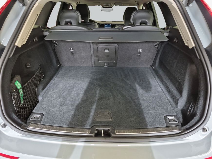 Volvo XC60 B5 B AWD Ultra Dark