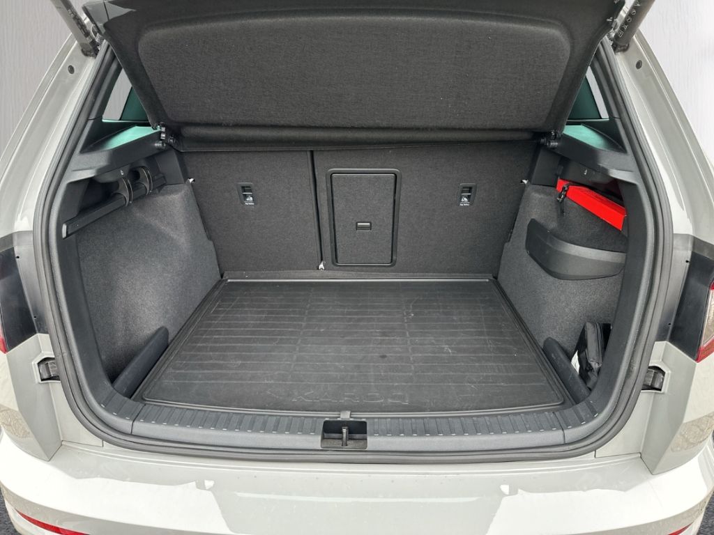 Skoda Karoq TDI 4x4 DSG Sportline AHK Pano Navi 360°