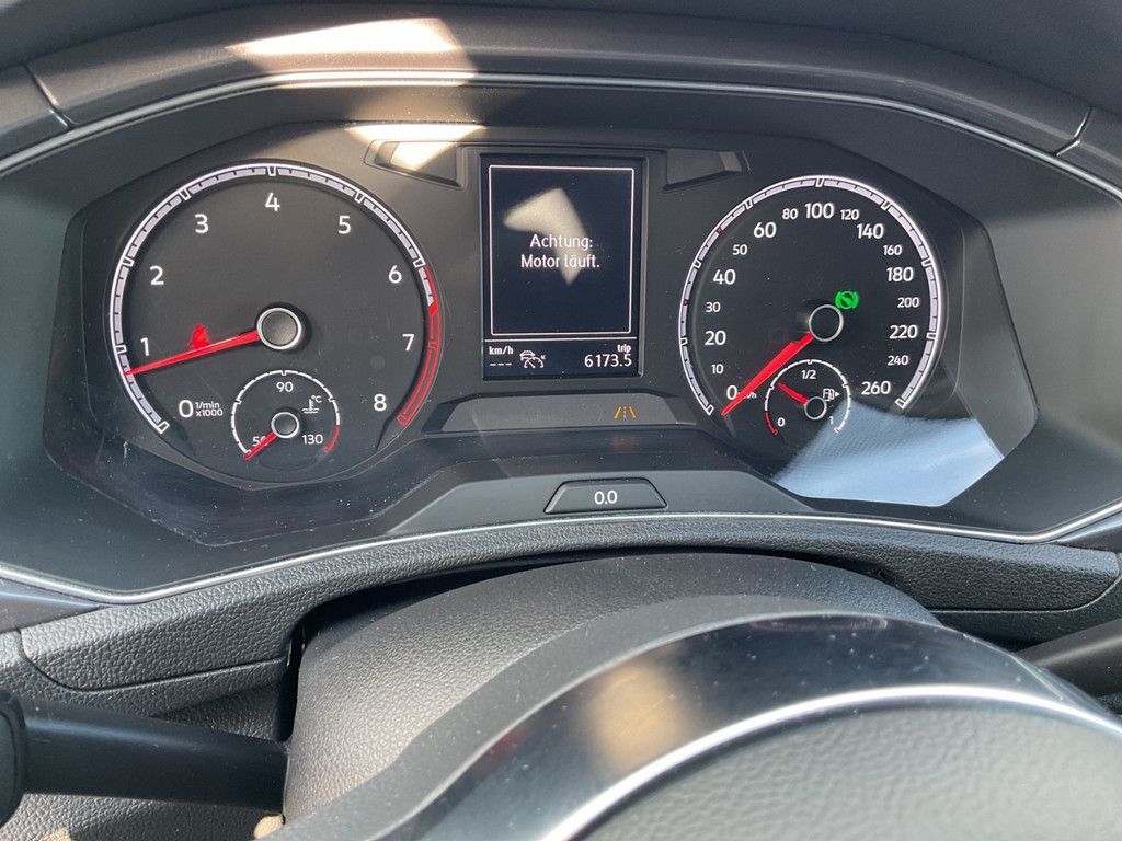 Volkswagen T-Roc 1.5 TSI DSG Sport - Samsaru's Car Outlet