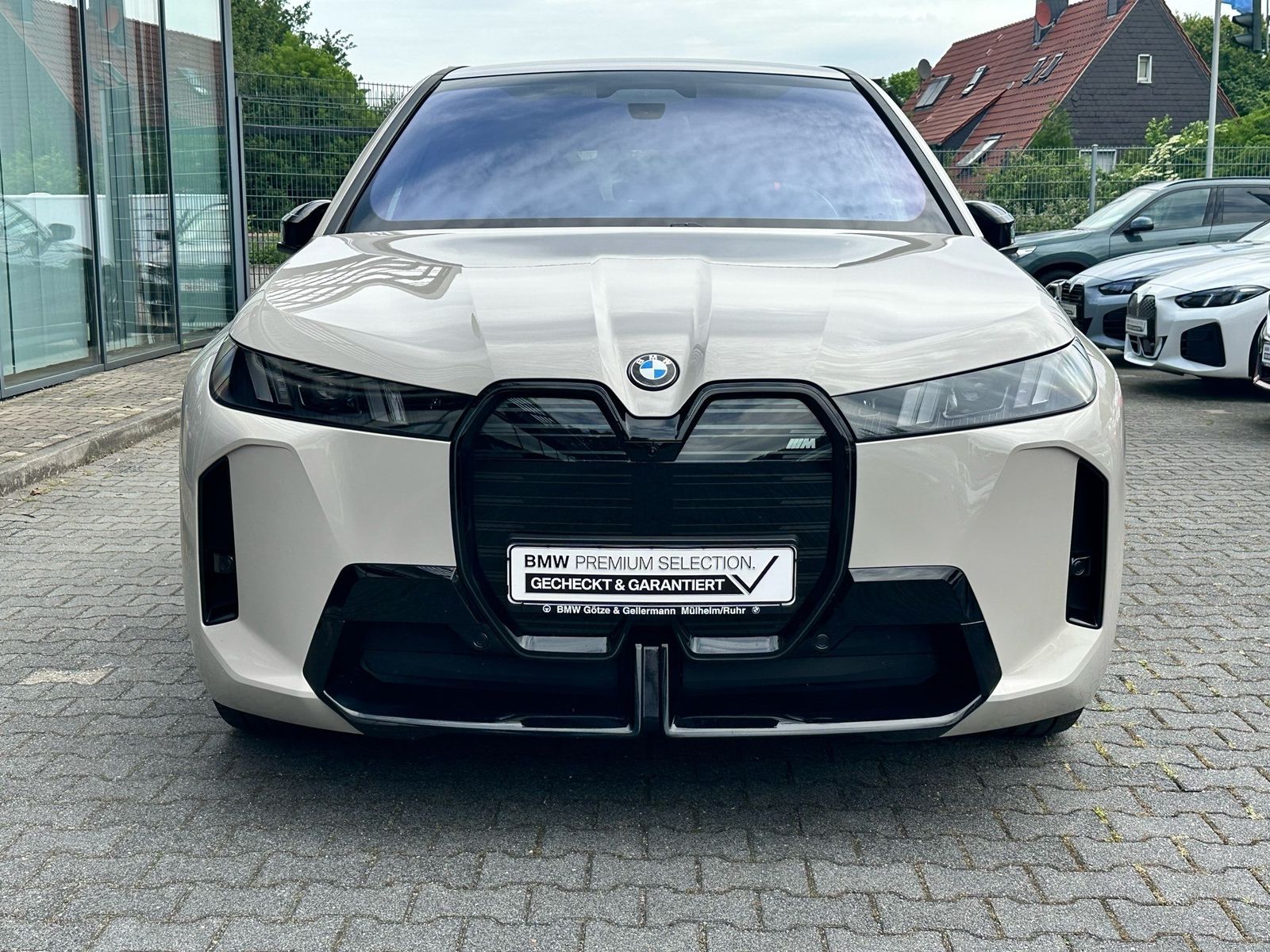 BMW iX M70 //Pano Stop&Go Leas.ab EUR 999,-inkl.