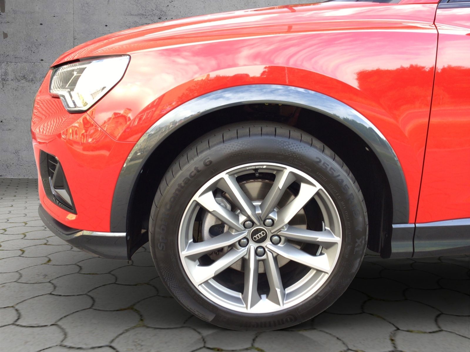 Audi Q3 advanced 40 TFSI S tronic quattro - Samsaru's Car Outlet