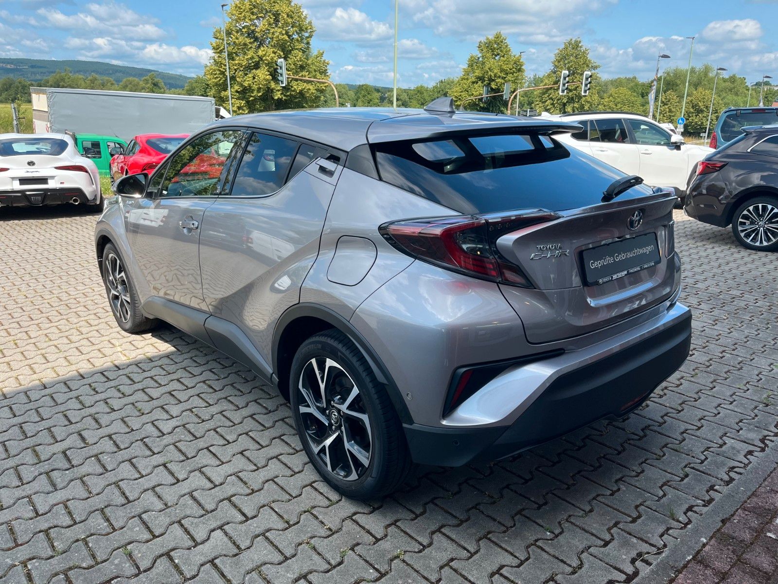 Toyota C-HR Hybrid - Samsaru's Car Outlet