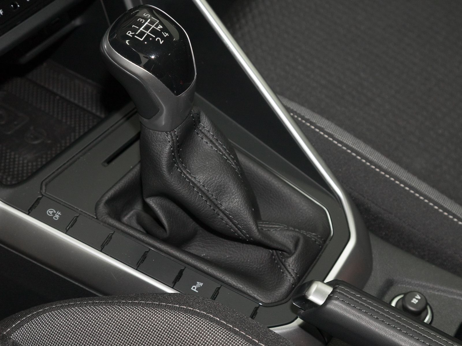 Volkswagen Taigo 1.0 TSI LIFE - Samsaru's Car Outlet