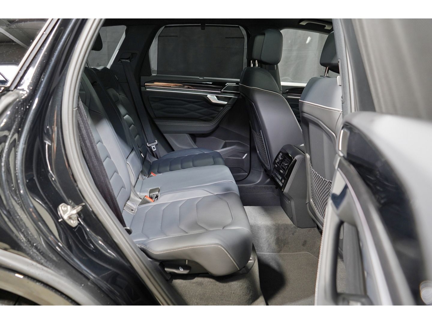 Volkswagen Touareg R-Line 3.0 TDI 360 Pano AHK
