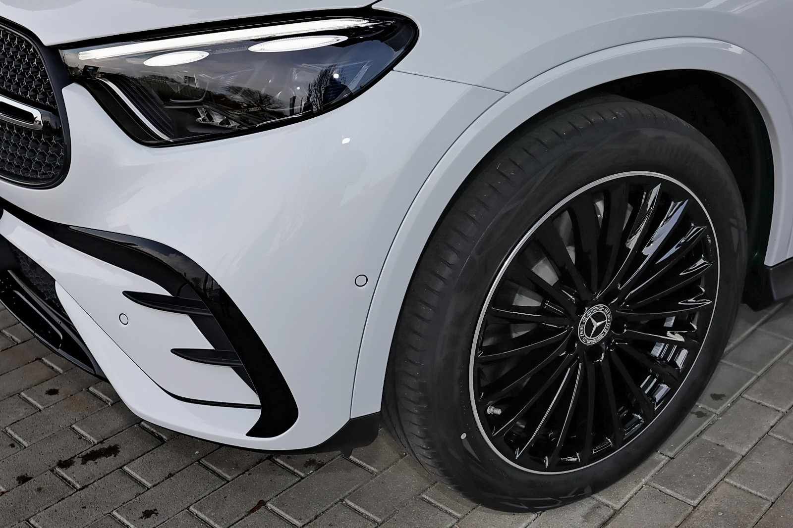 Mercedes-Benz GLC 220 d 4M AMG MBUX+360°+DIG-LED+Pano+AHK+HuD