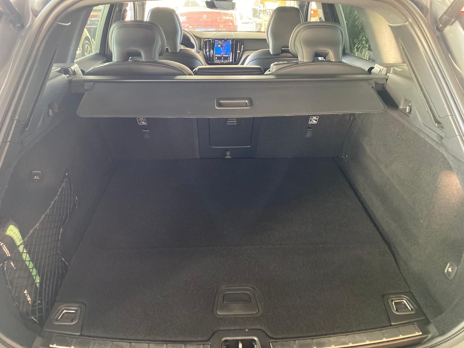 Volvo XC60 T8 Recharge Plug-In Hybrid AWD R Design