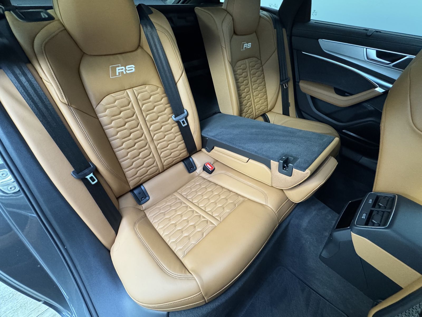 Audi RS6 HeadUP MatrixLED Pano B&O 360° ACC Sitzlüft.