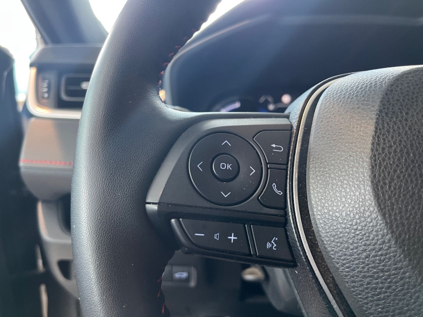 Toyota RAV 4 Plug-in-Hybrid - Samsaru's Car Outlet