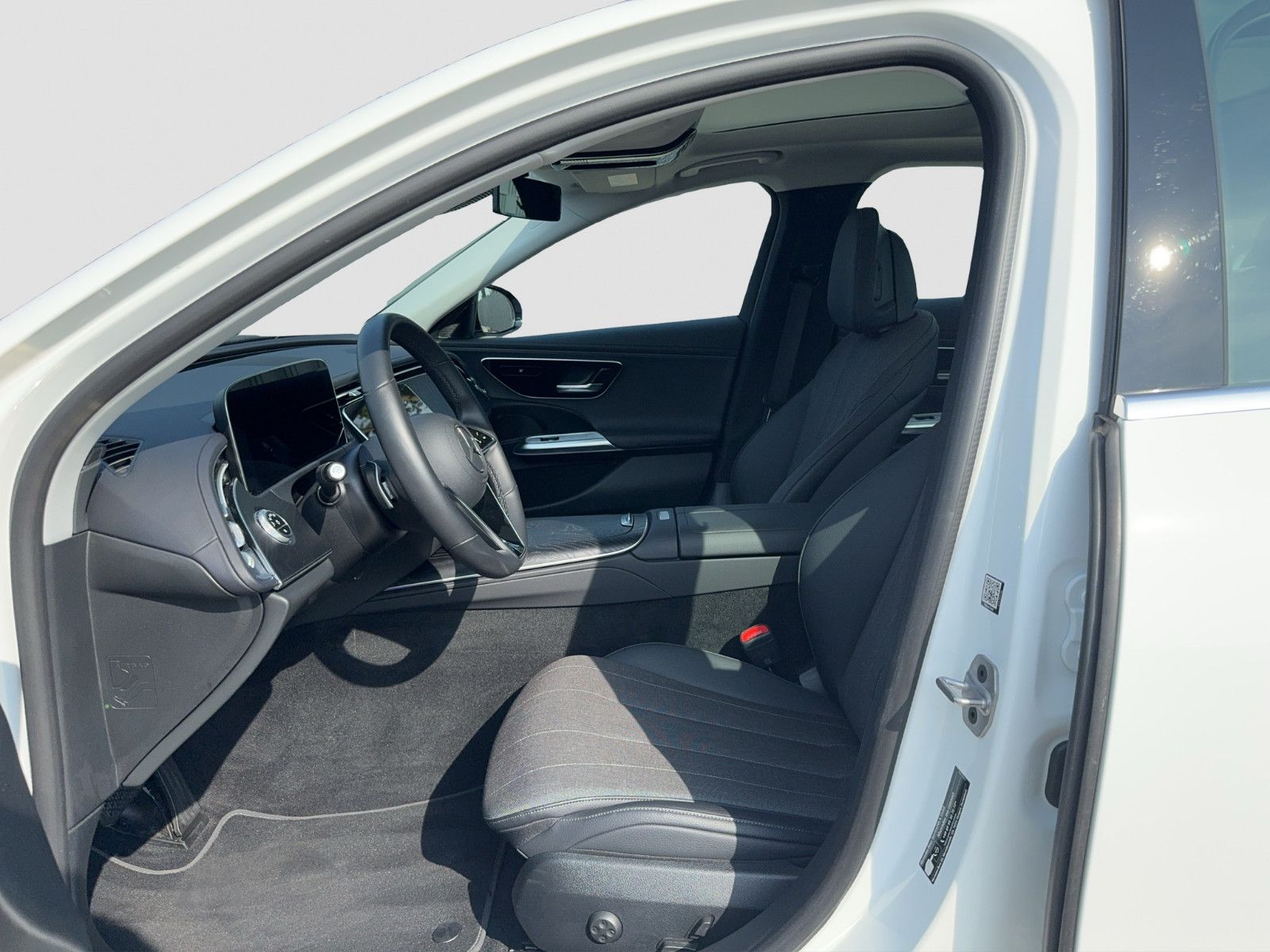 Mercedes-Benz E 220 d Avantgarde - Samsaru's Car Outlet