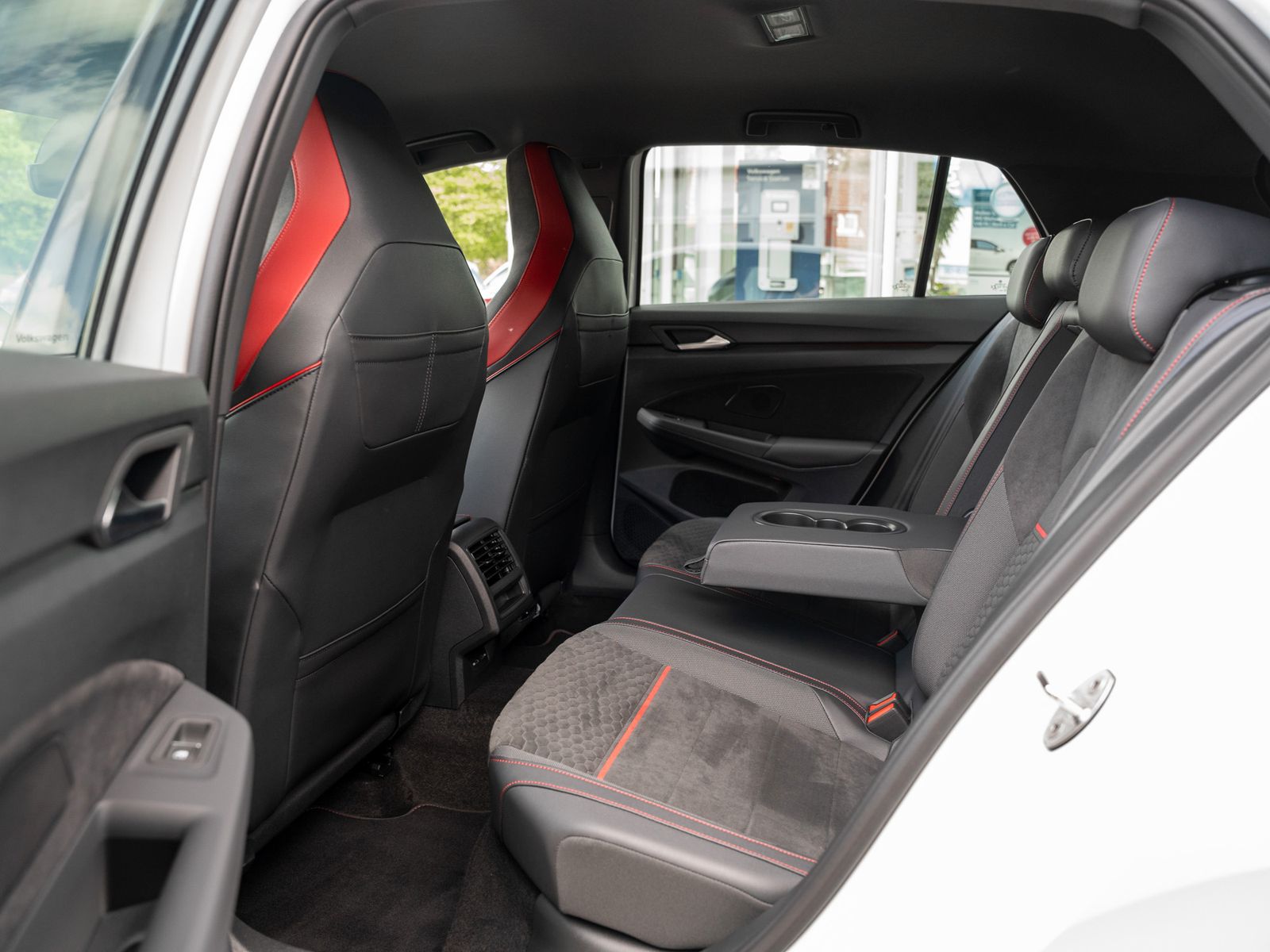 Volkswagen Golf GTI Clubsport 2.0 TSI DSG - Samsaru's Car Outlet