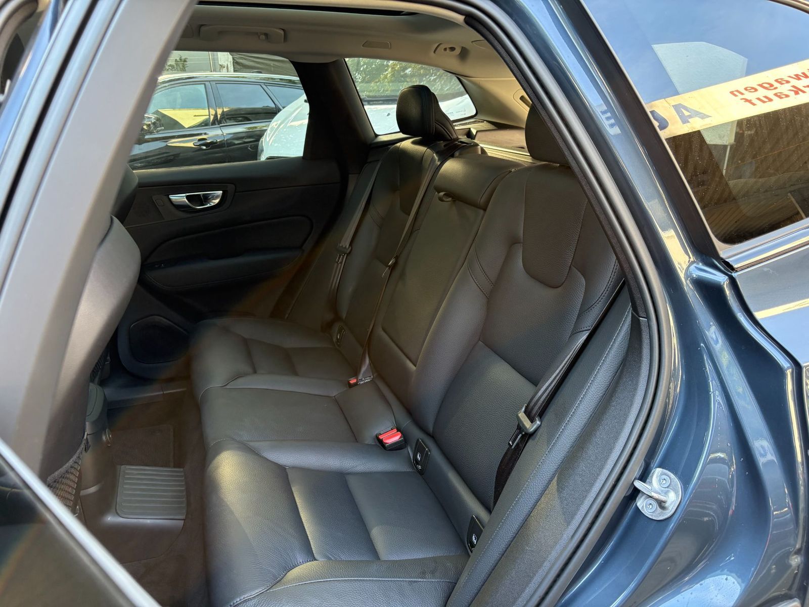 Volvo XC60 T6 AWD Plus Dark AHK 360 PANO H&K STH