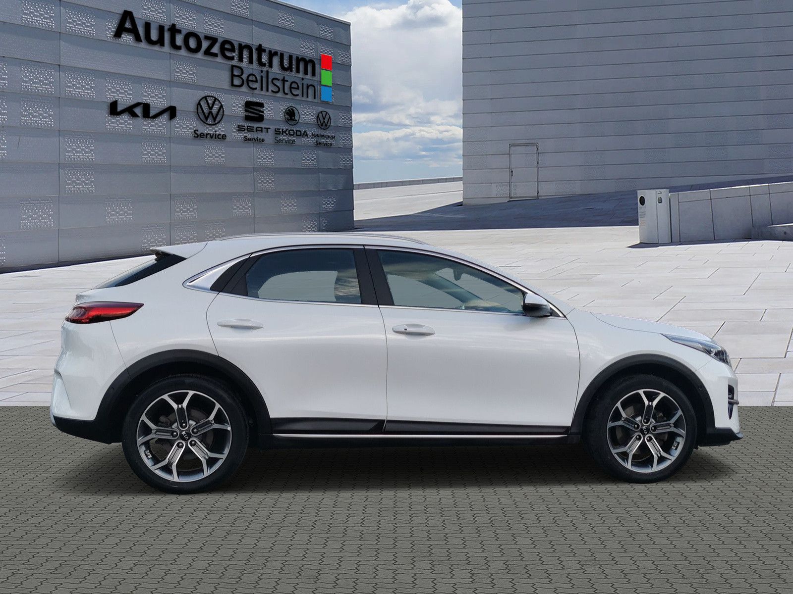 Kia XCeed 1.6 PHEV DCT Spirit - Samsaru's Car Outlet