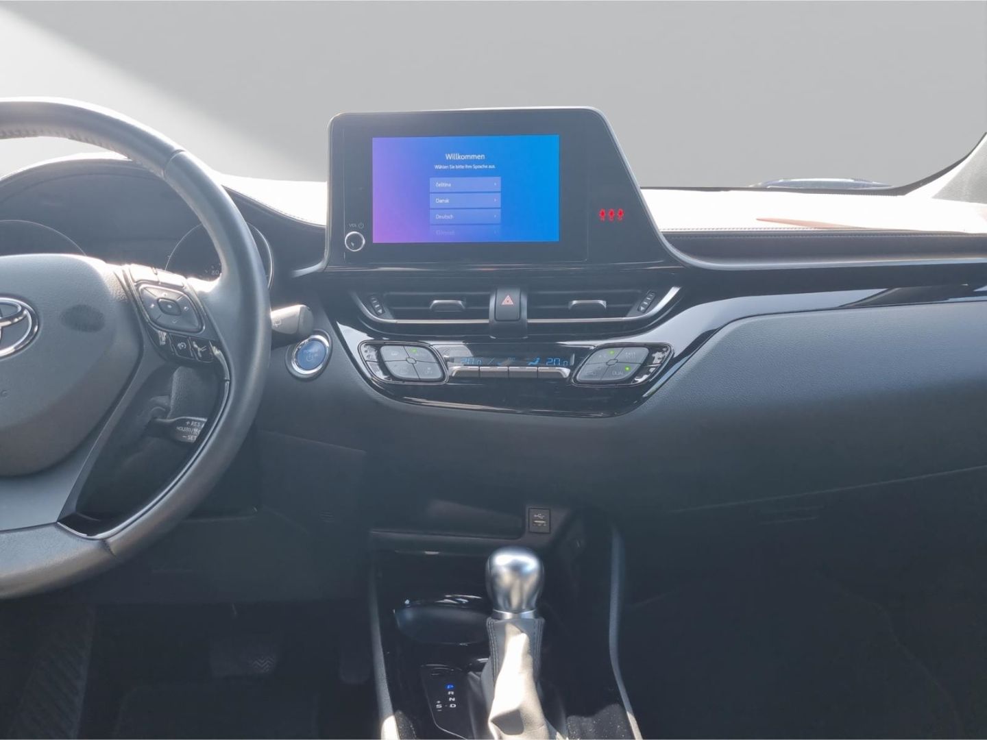 Toyota C-HR 2.0 Hybrid - Samsaru's Car Outlet