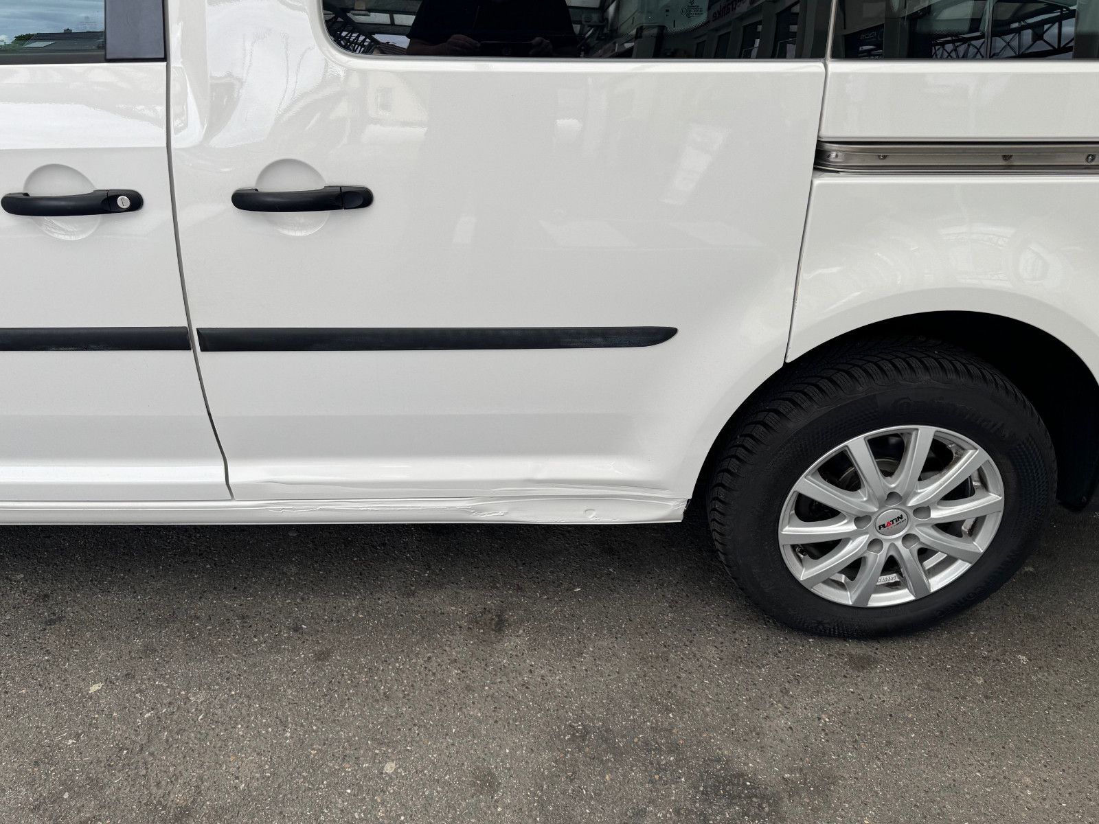 Volkswagen Caddy 2,0 TDI DSG - Samsaru's Car Outlet