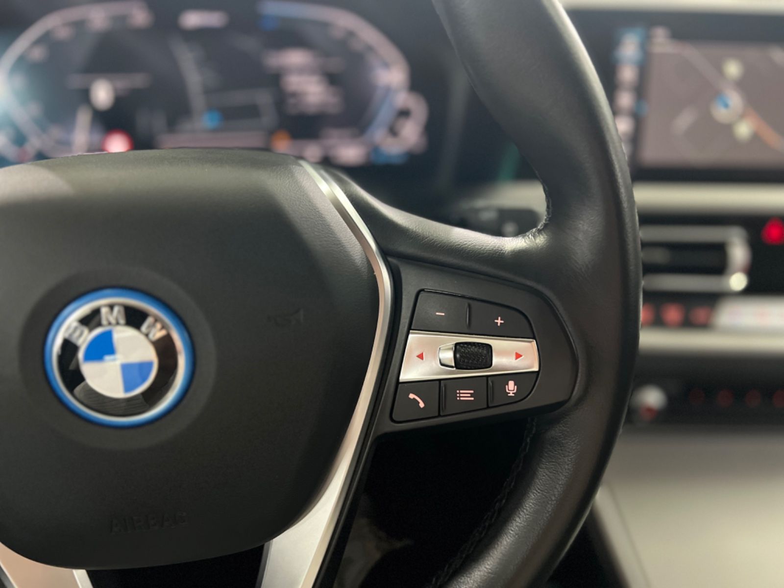BMW 330 e Advantage Touring - Samsaru's Car Outlet