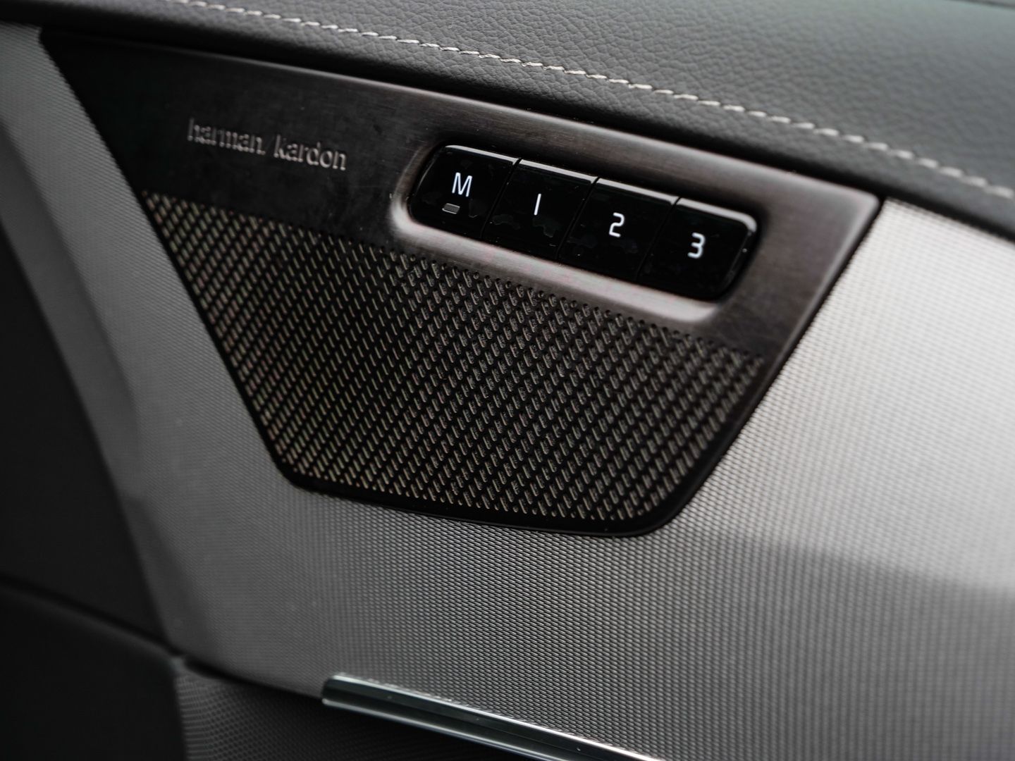 Volvo XC90 Plus Bright AWD B5 Diesel EU6d 7-Sitzer Sta