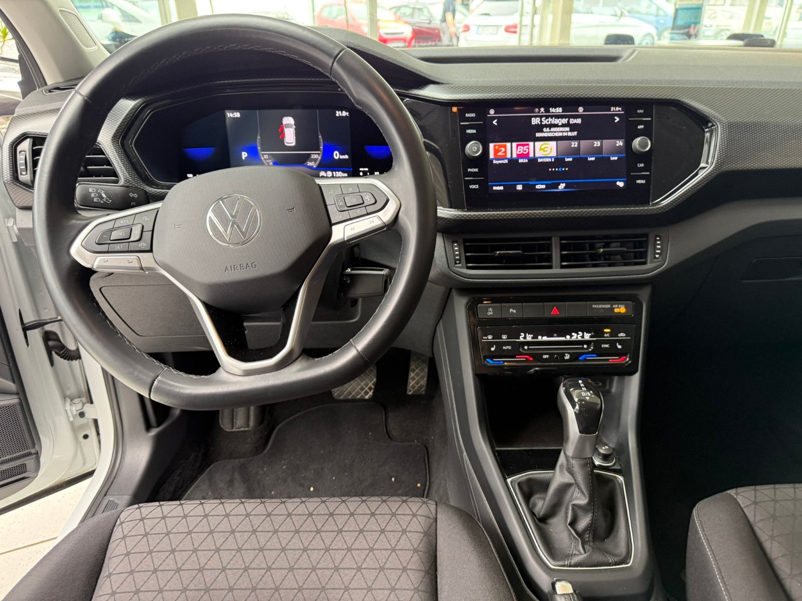 Volkswagen T-Cross Life - Samsaru's Car Outlet