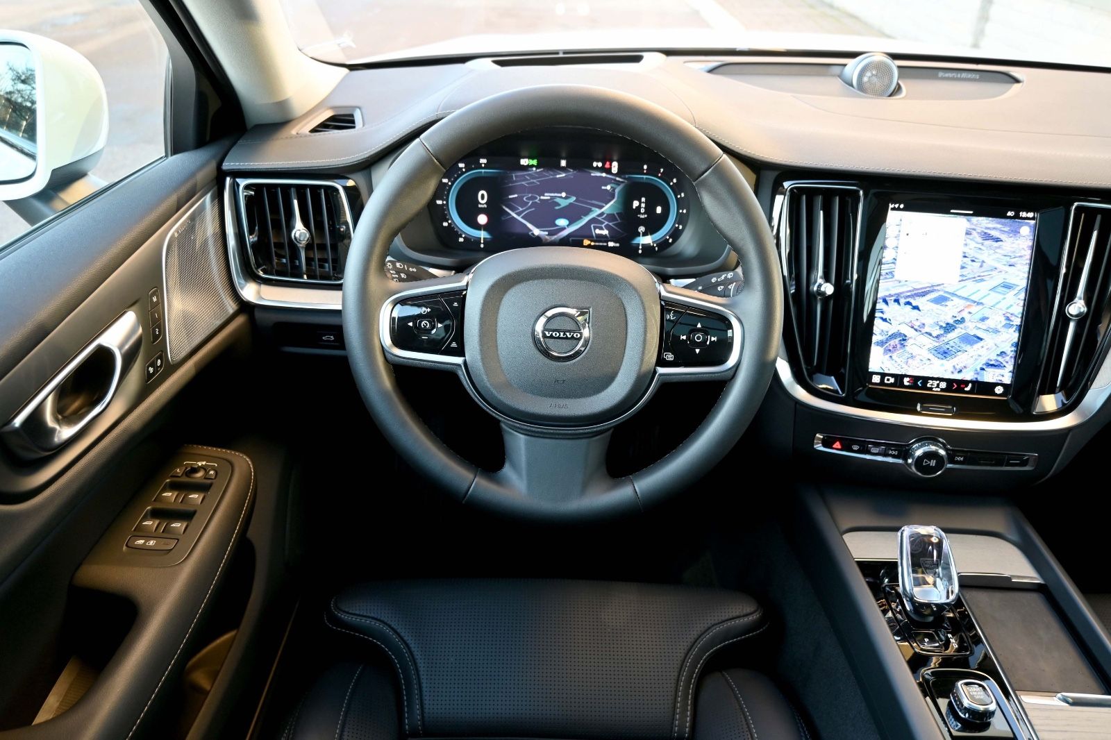 Volvo V60 Cross Country B&W HUD MASSAGE ULTIMATE FULL