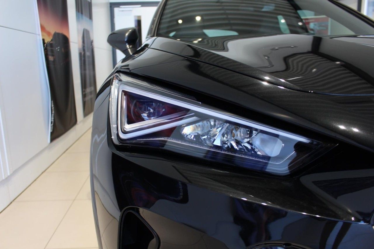 Cupra Formentor VZ 4Drive AHK+elSITZ+PANO+elHK+CARPLAY