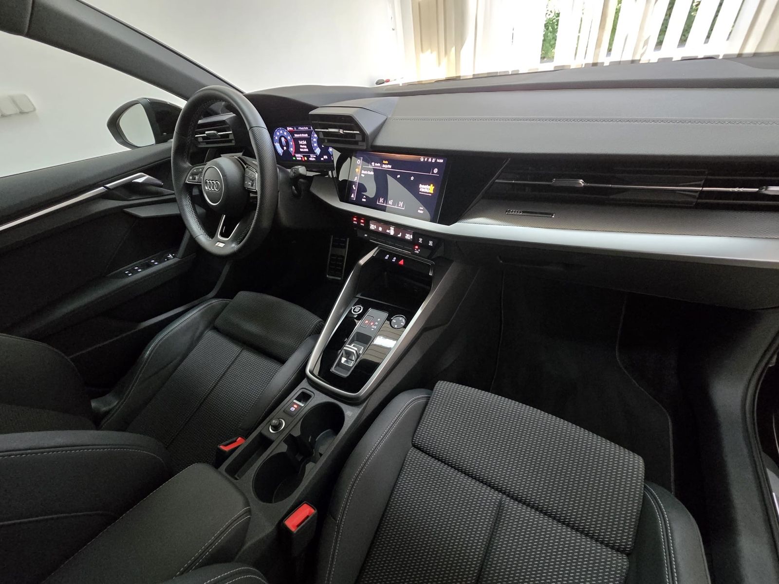 Audi A3 Sportback 30TFSI S-tronic S-Line Optik schwaz