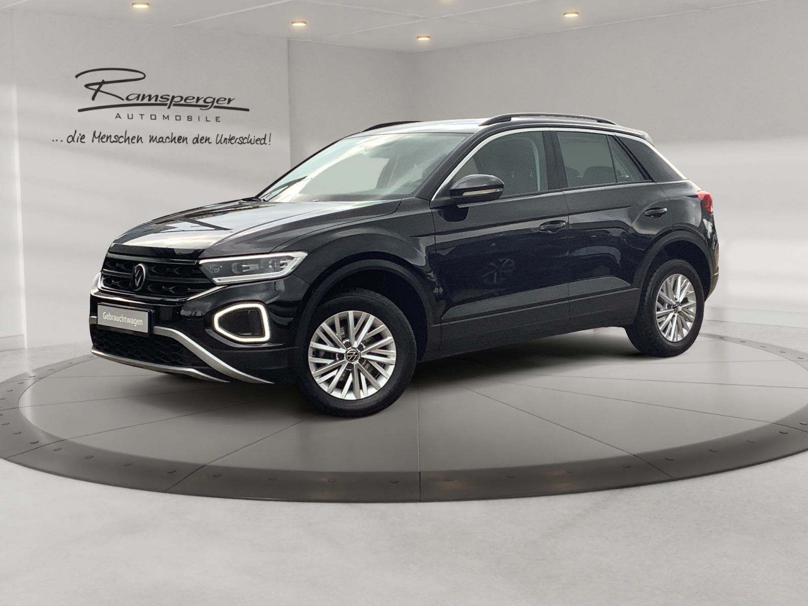 Volkswagen T-Roc 1.5 TSI DSG Life - Samsaru's Car Outlet