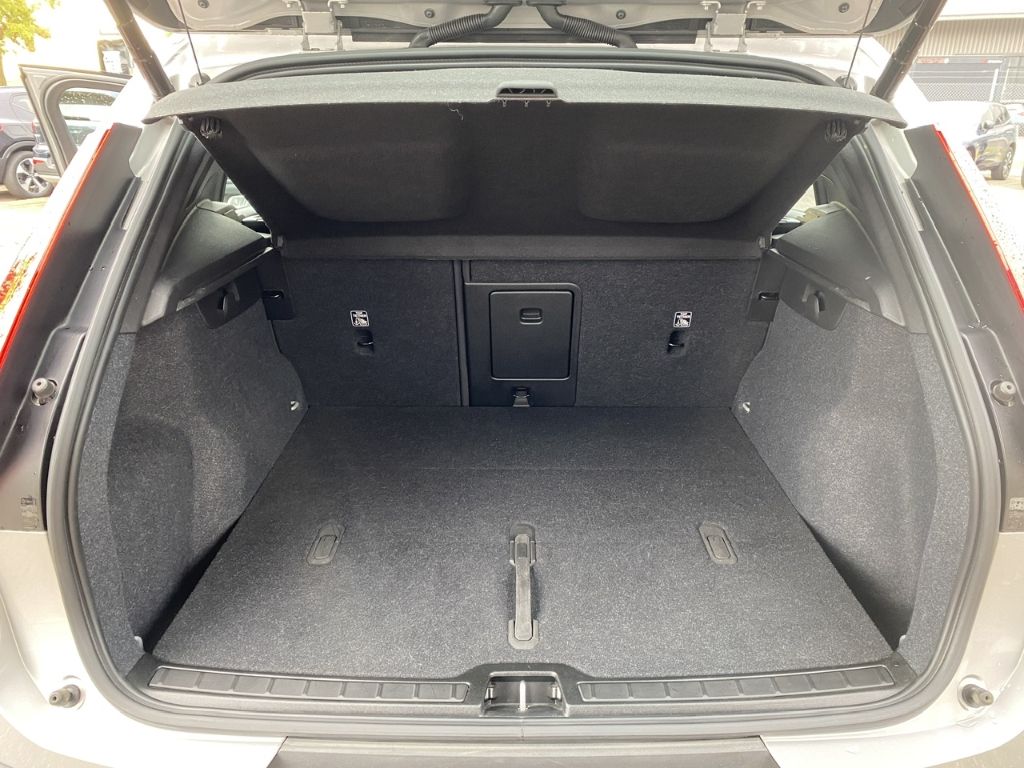 Volvo XC40 Plus Recharge Pure Electric StandHZG AHK Di