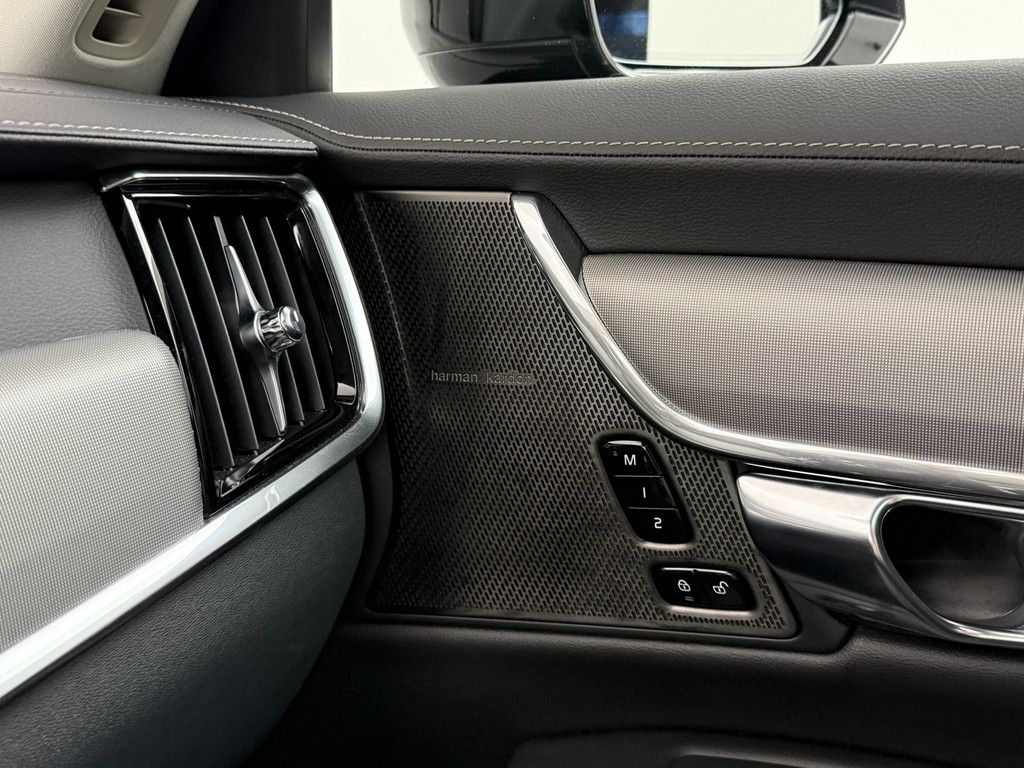 Volvo S90 T8 Ultimate Dark Plug-In Hybrid AWD