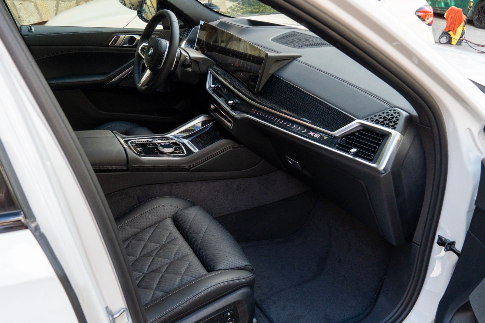 BMW X6 40d M SPORT.SOFTCLOSE.SKY.DR.ASS.H/K.360°.AHK