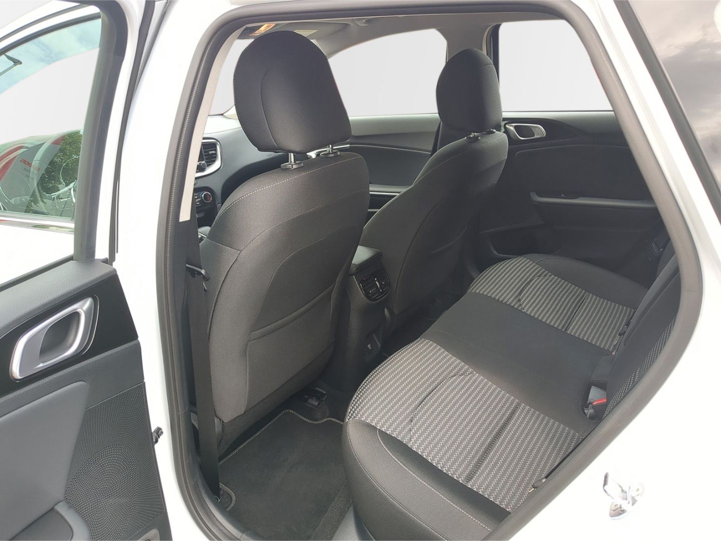 Kia Ceed SW 1.5 T-GDI Spirit - Samsaru's Car Outlet
