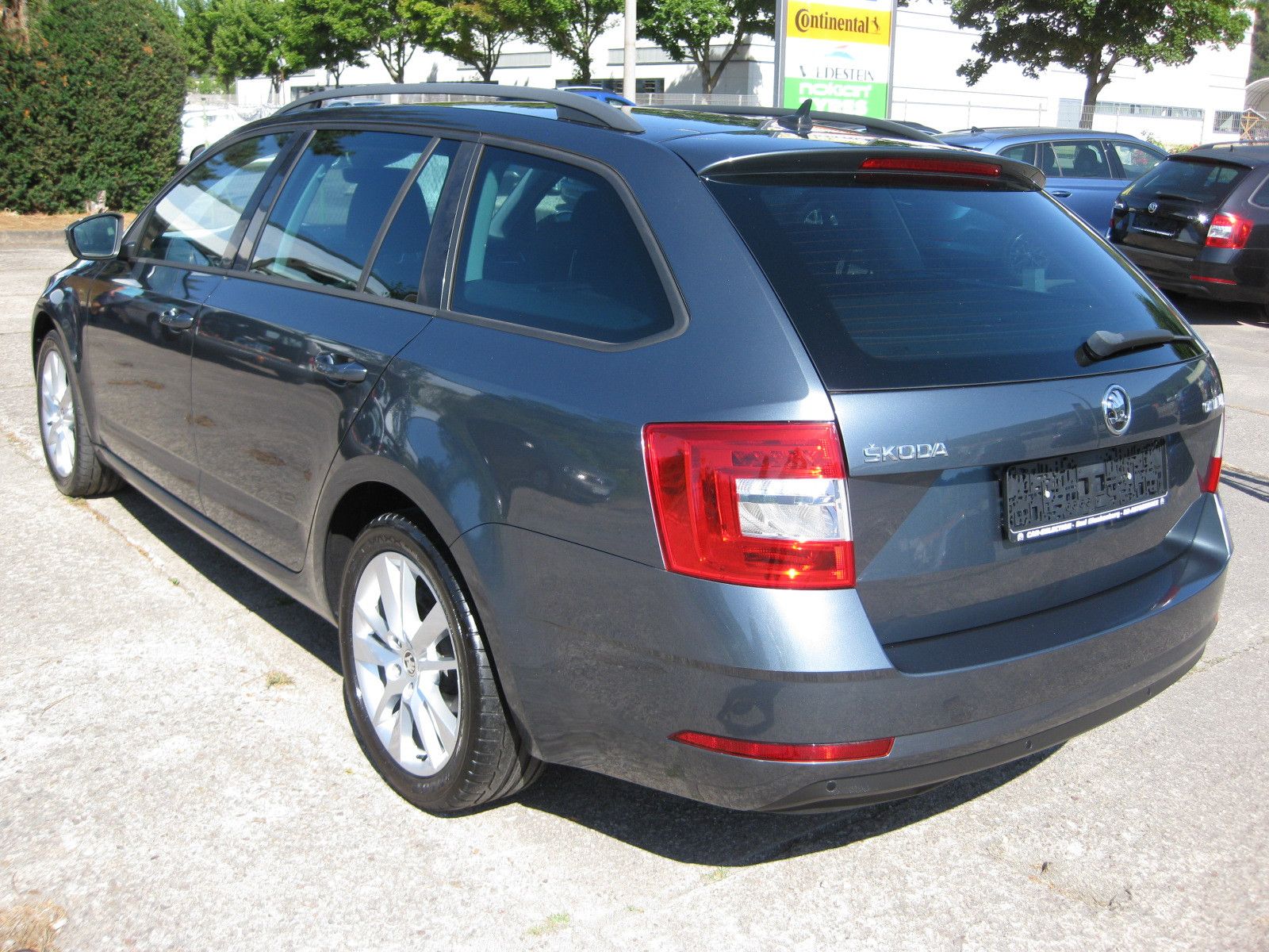 Skoda Octavia Combi Paket Business - Samsaru's Car Outlet