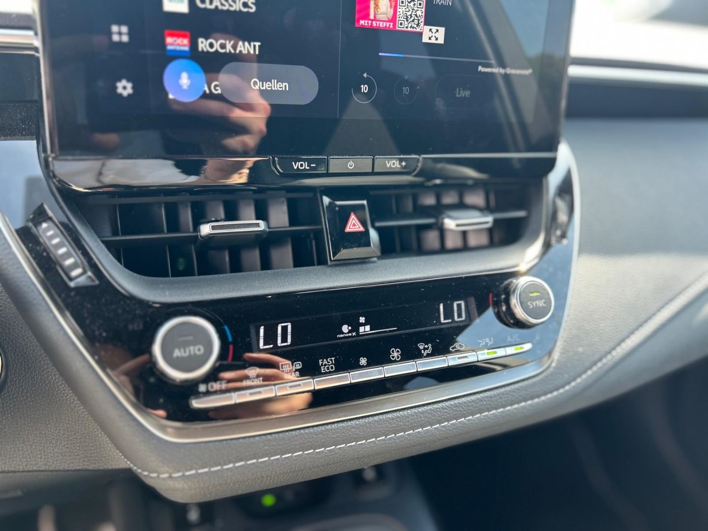 Toyota Corolla TS Hybrid Teamplayer ACC LED SHZ NAVI AC