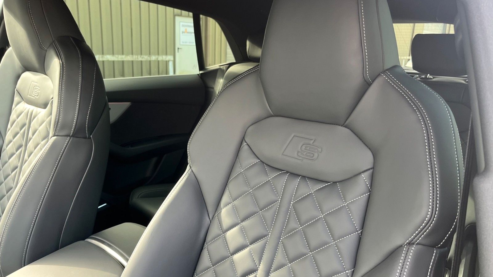 Audi Q8 50 TDI S-Line - Samsaru's Car Outlet