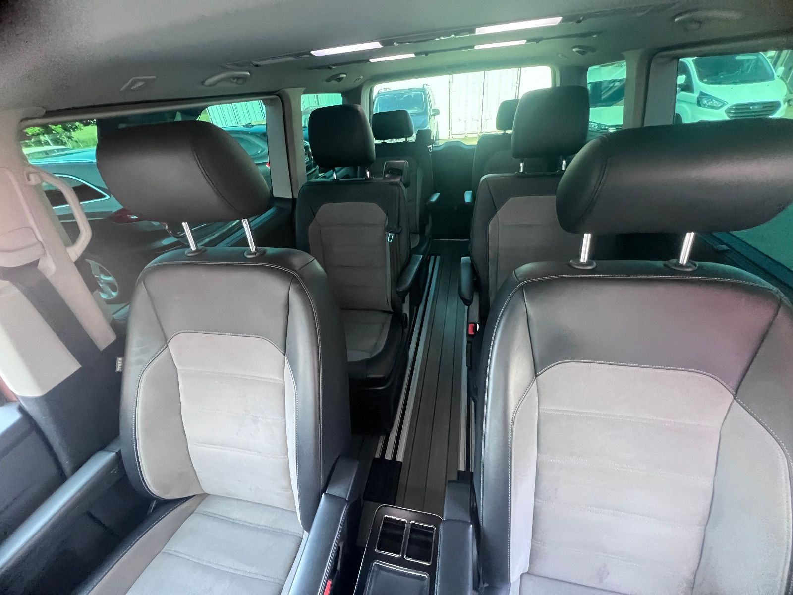 Volkswagen T6.1 Multivan Highline 4Motion - Samsaru's Car Outlet