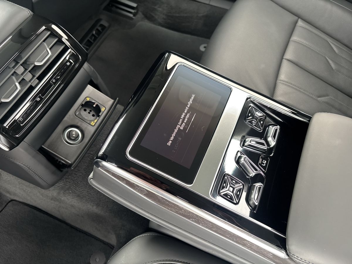 Audi A8 55 TFSI quattro - Samsaru's Car Outlet
