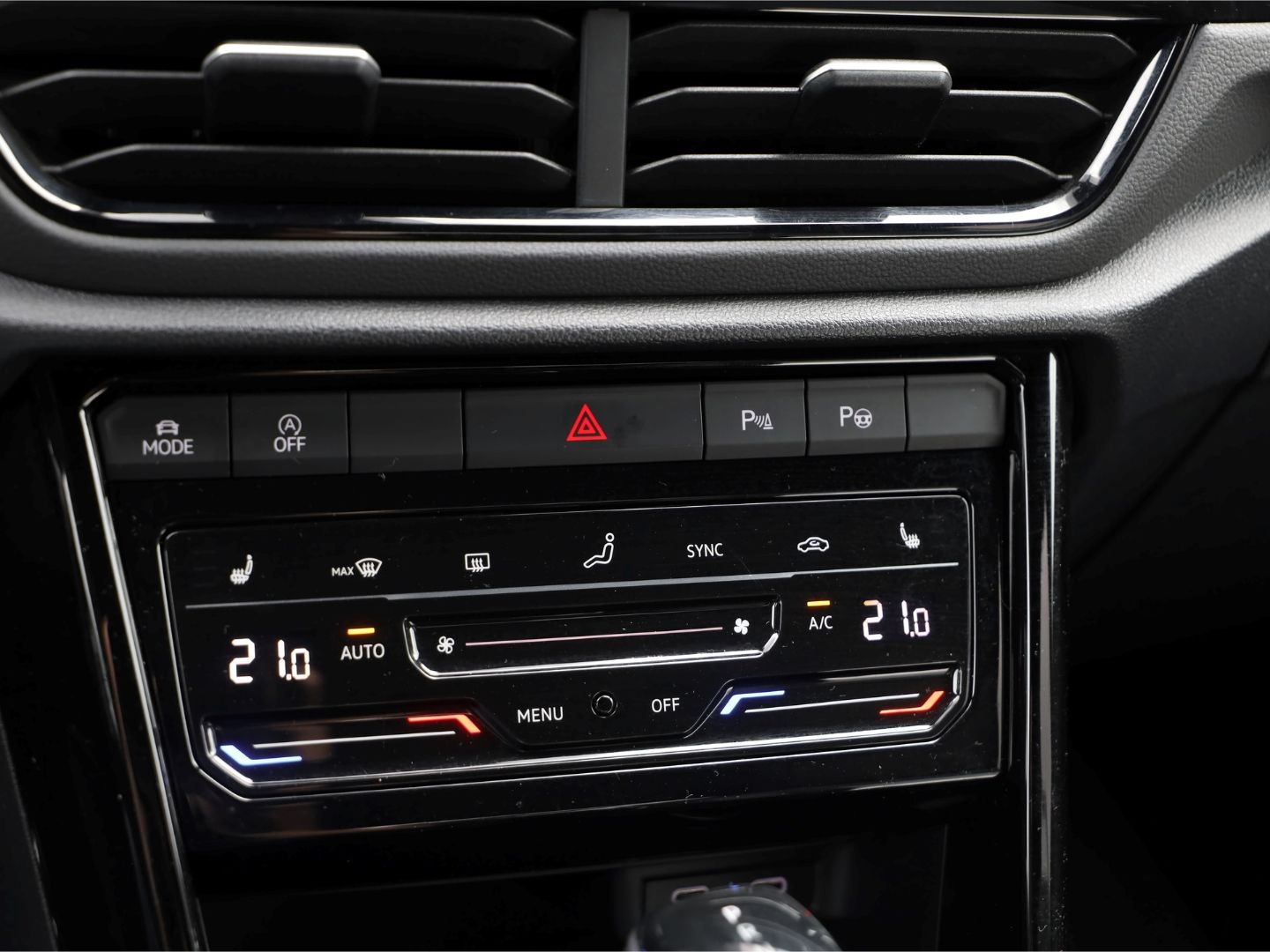Volkswagen T-Roc R-LINE BLACK - Samsaru's Car Outlet