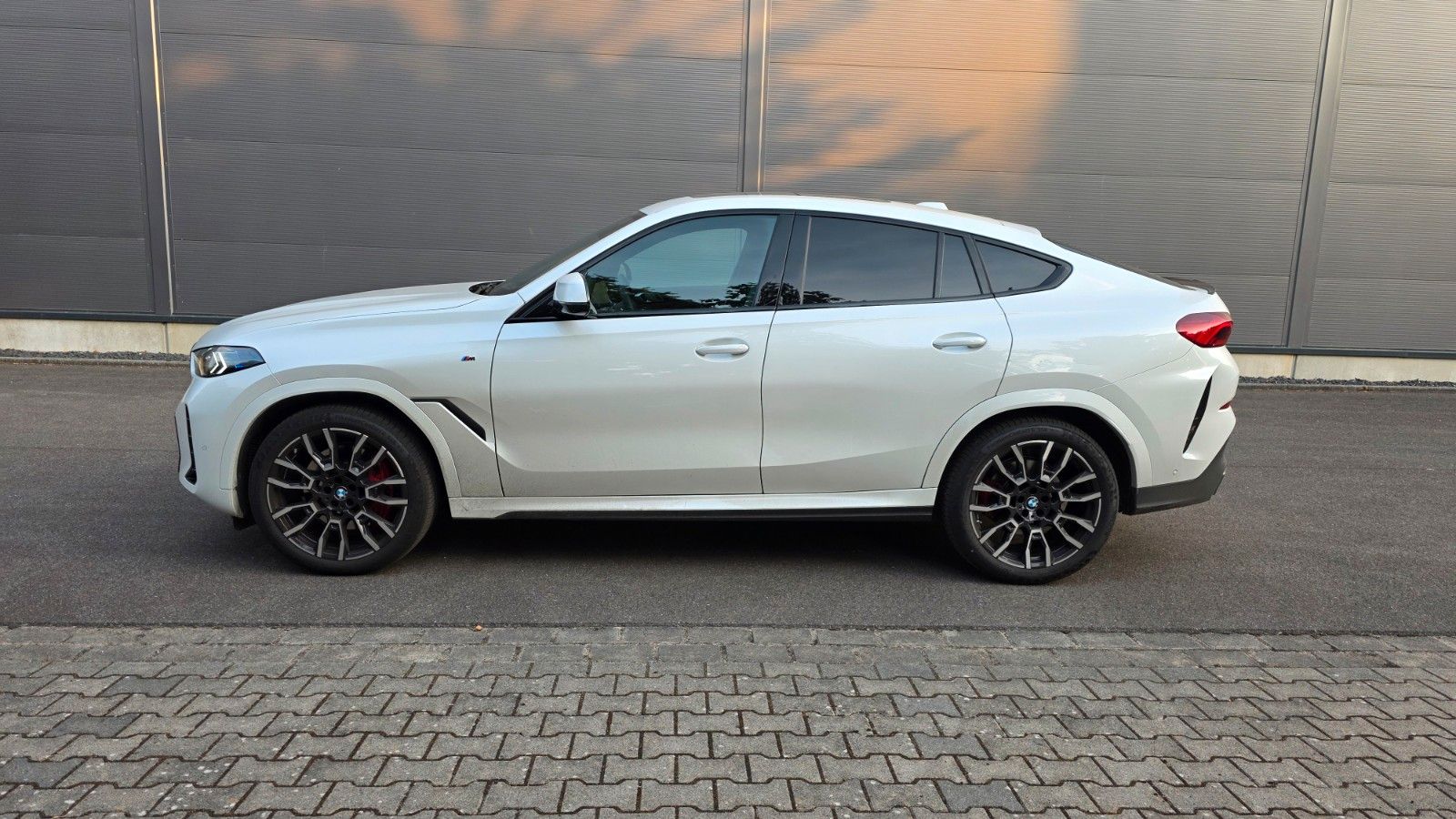BMW X6 30d M - Samsaru's Car Outlet