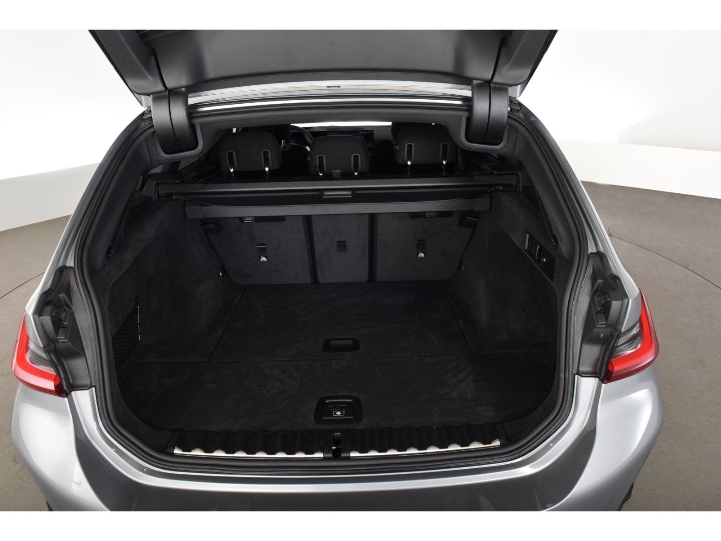 BMW 320 i Touring M Sport Pro Driving Assistant Prof