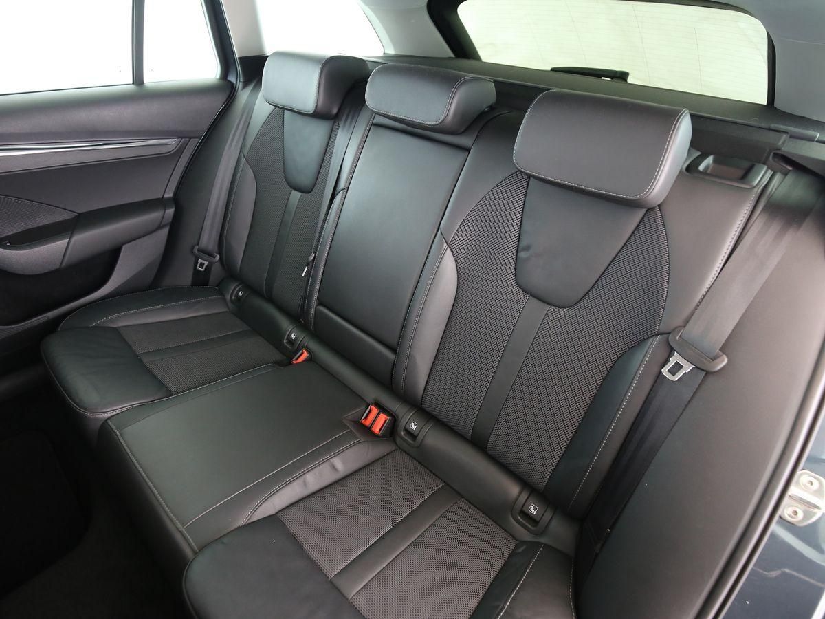Skoda Octavia Combi Style iV - Samsaru's Car Outlet