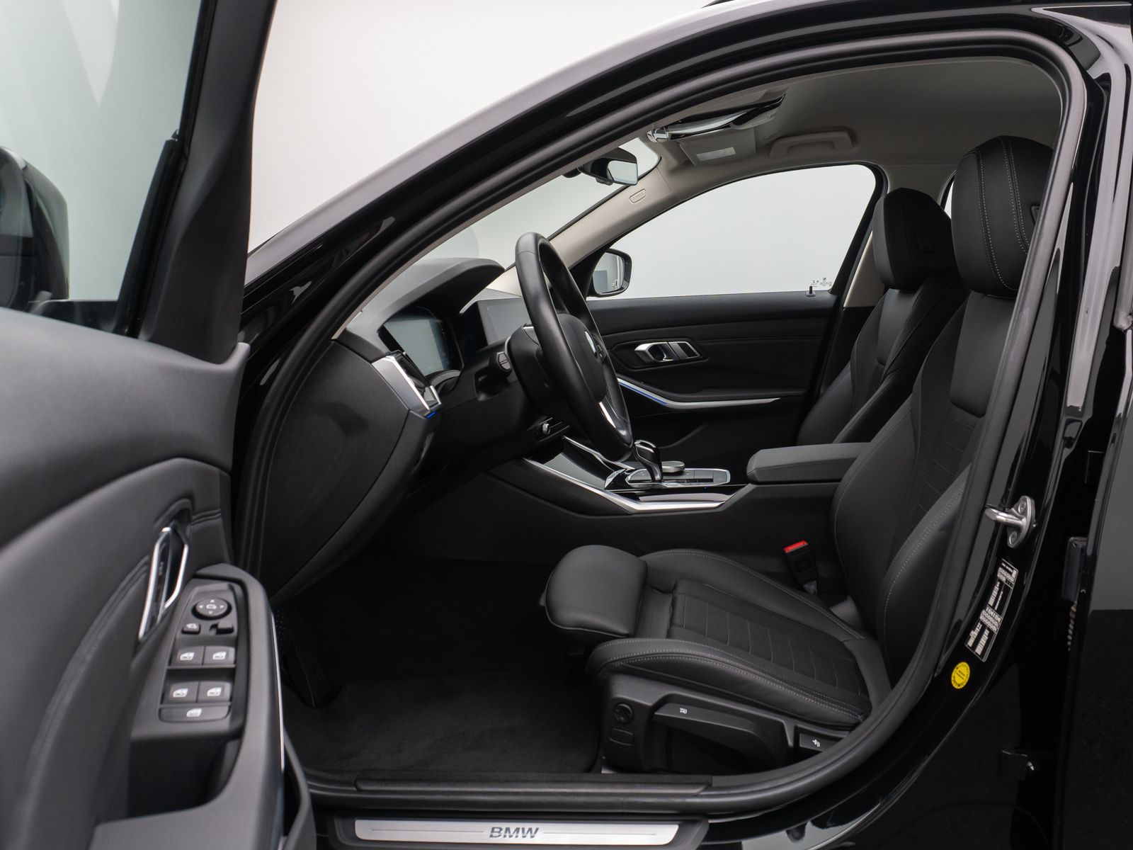 BMW 320d SportLine - Samsaru's Car Outlet