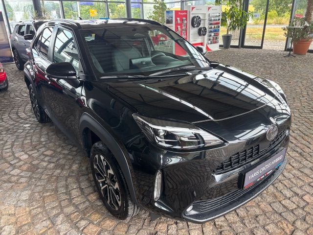 Toyota Yaris Cross Hybrid 130 1.5 VVT-i Black&White