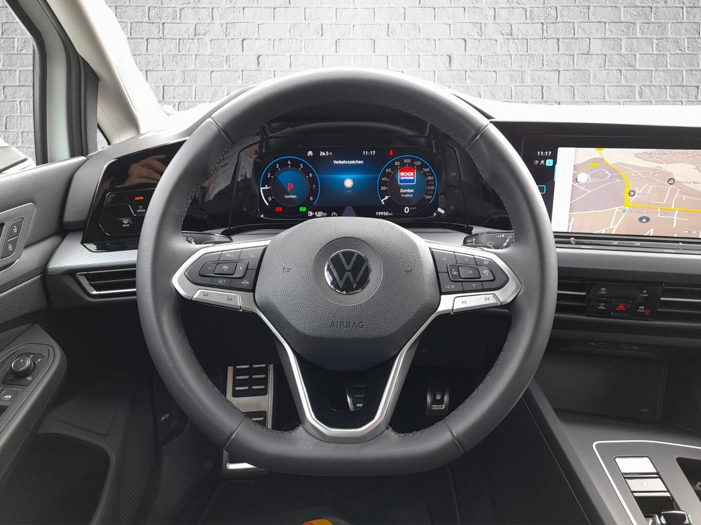 Volkswagen Golf Active 1.5 eTSI - Samsaru's Car Outlet