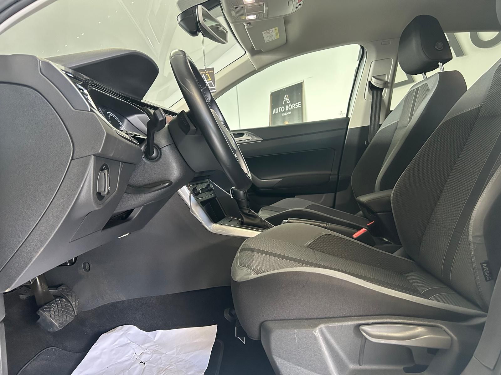 Volkswagen Polo VI 1.0 TSI DSG HIGHLINE - Samsaru's Car Outlet