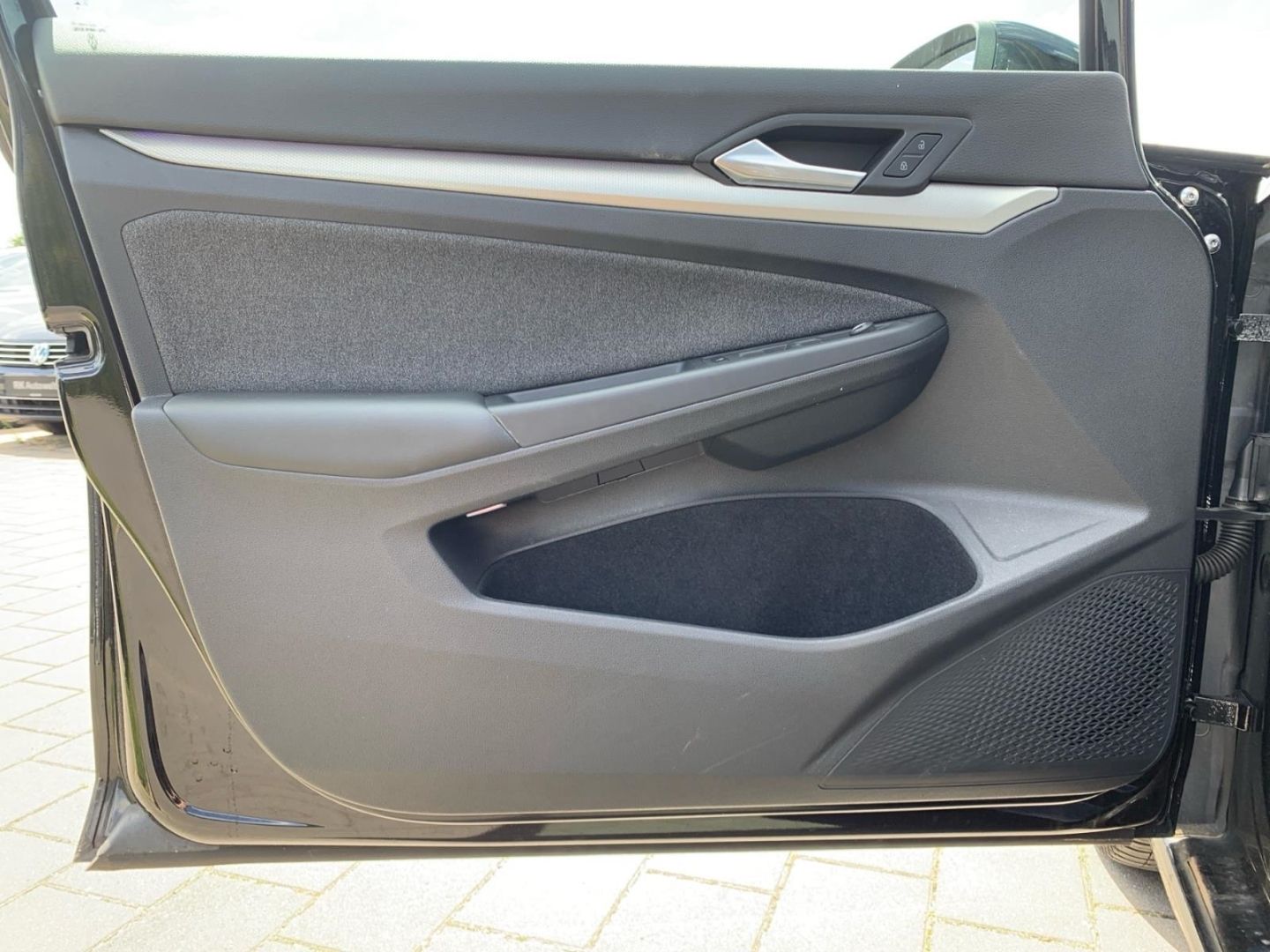 Volkswagen Golf 8 VIII Move 2.0 TDI - Samsaru's Car Outlet