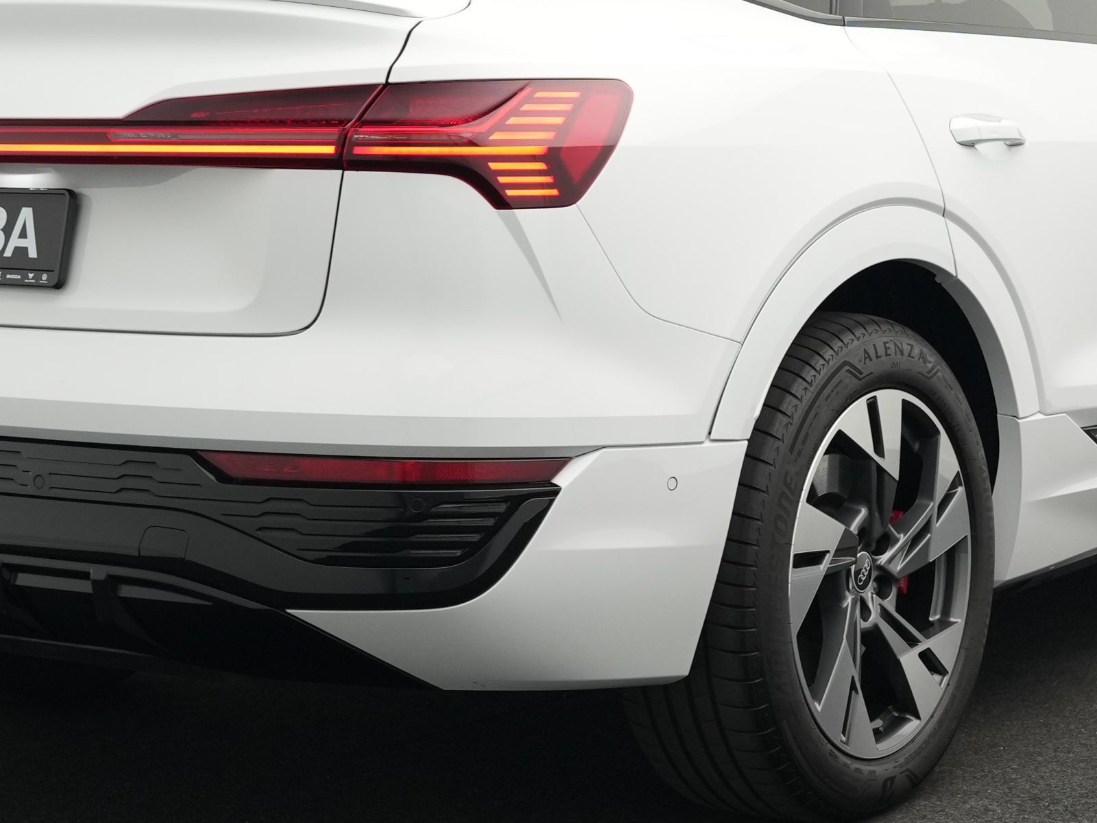 Audi Q8 Sportback e-tron 50 S line quattro