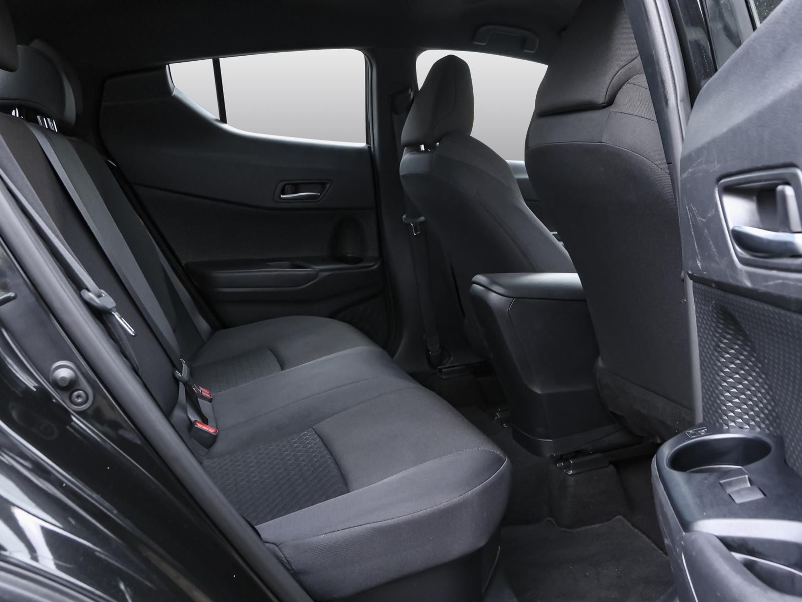Toyota C-HR 1.8 Hybrid Business Edition NAVI SHZ PDC BT