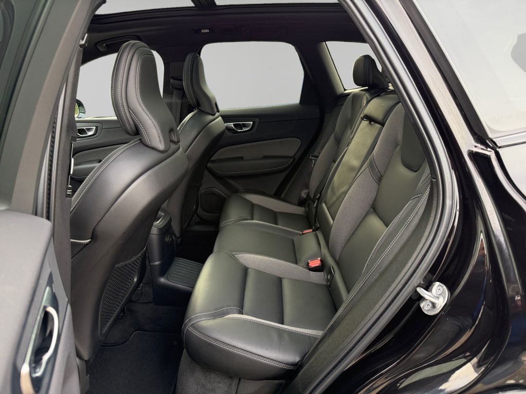 Volvo XC60 T6 AWD Plug-in Hybrid Ultra Black Edition 3