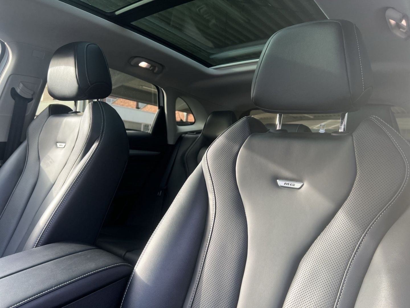 MG Marvel R Luxury Panorama Leder digitales Cockpit