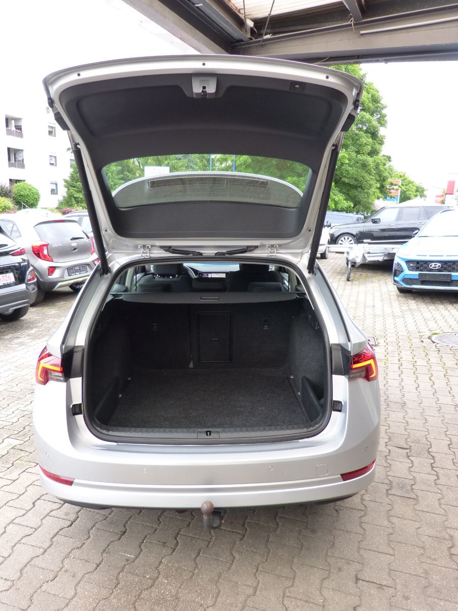 Skoda Octavia Combi Style DSG - Samsaru's Car Outlet