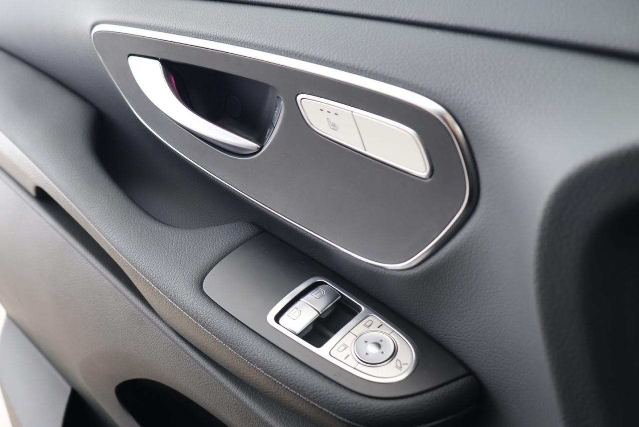 Mercedes-Benz V 220 d Lang Style - Samsaru's Car Outlet