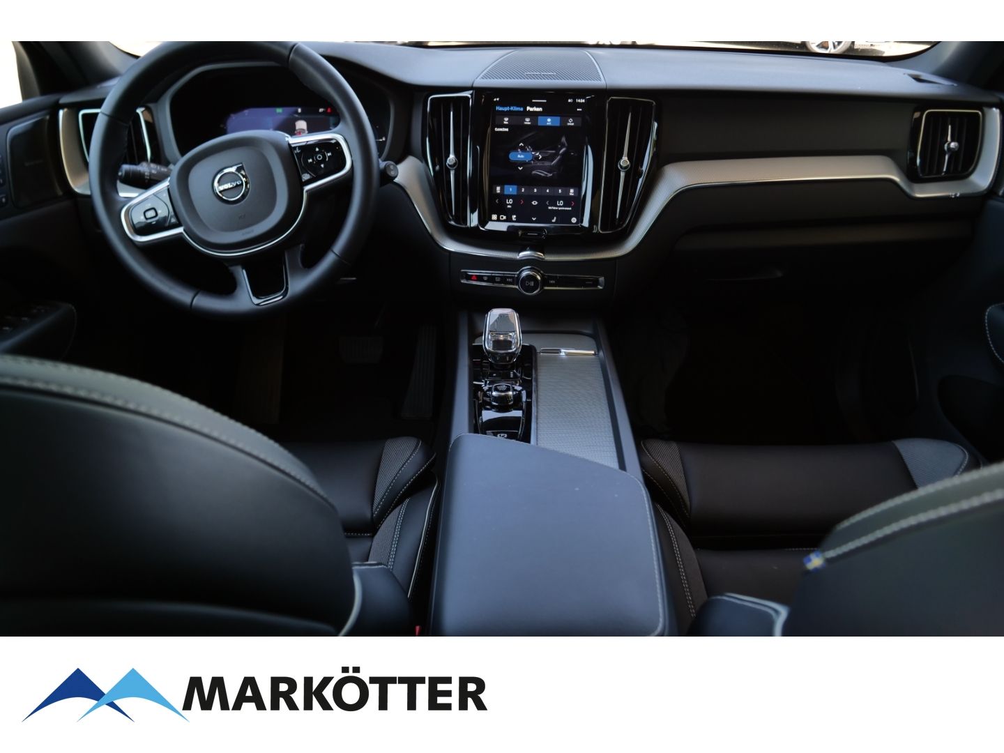 Volvo XC60 Plus Black Edition Plug-In Hybrid AWD T6 - Samsaru's Car Outlet
